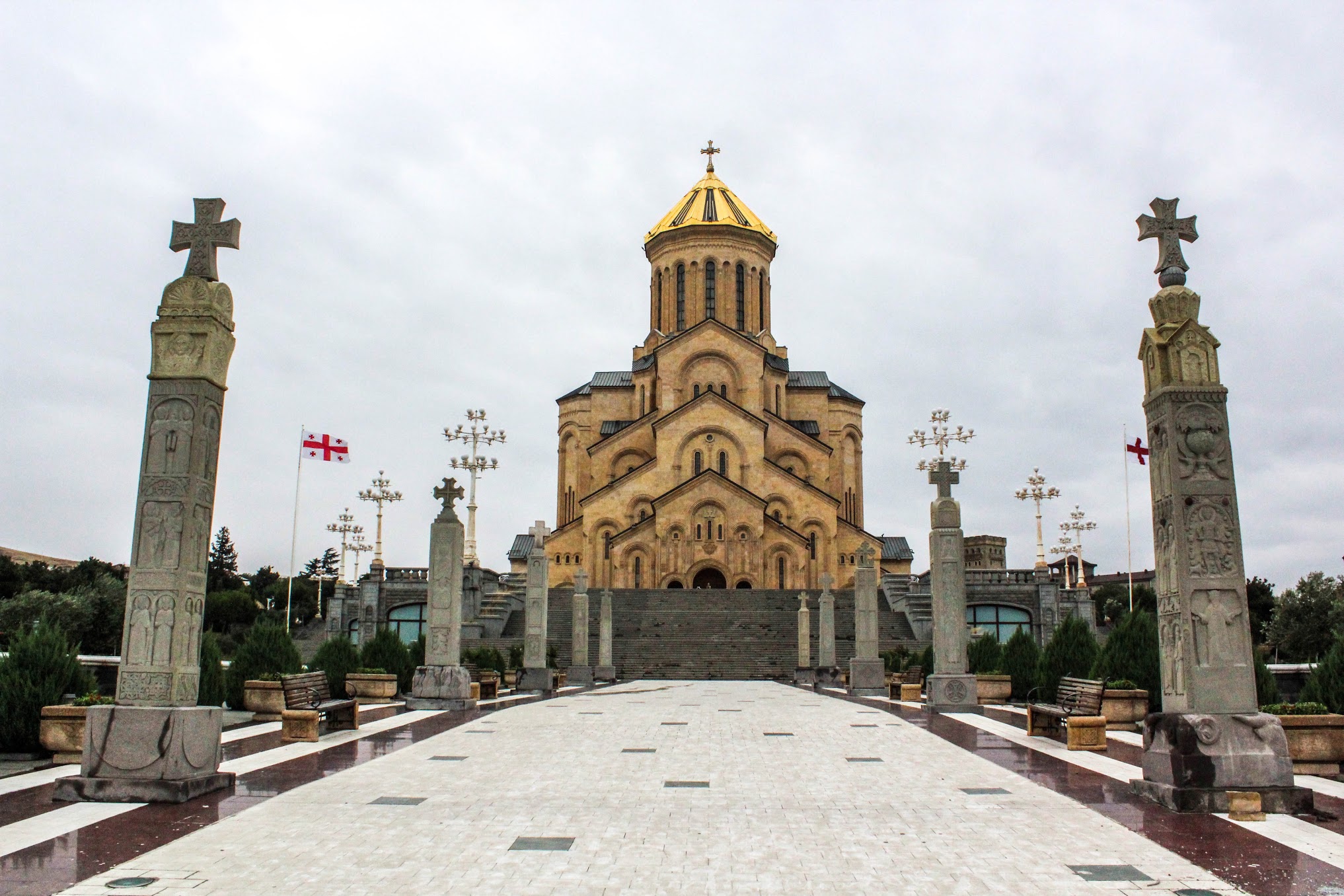 Храм Самеба в Тбилиси